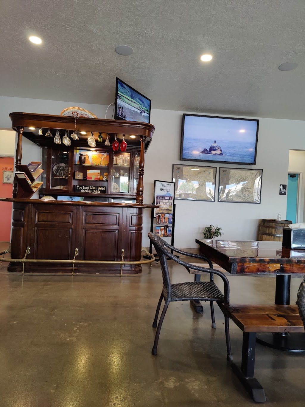 Outlaws Roost | restaurant | 20 N, UT-95, Hanksville, UT 84734, USA | 4355421763 OR +1 435-542-1763