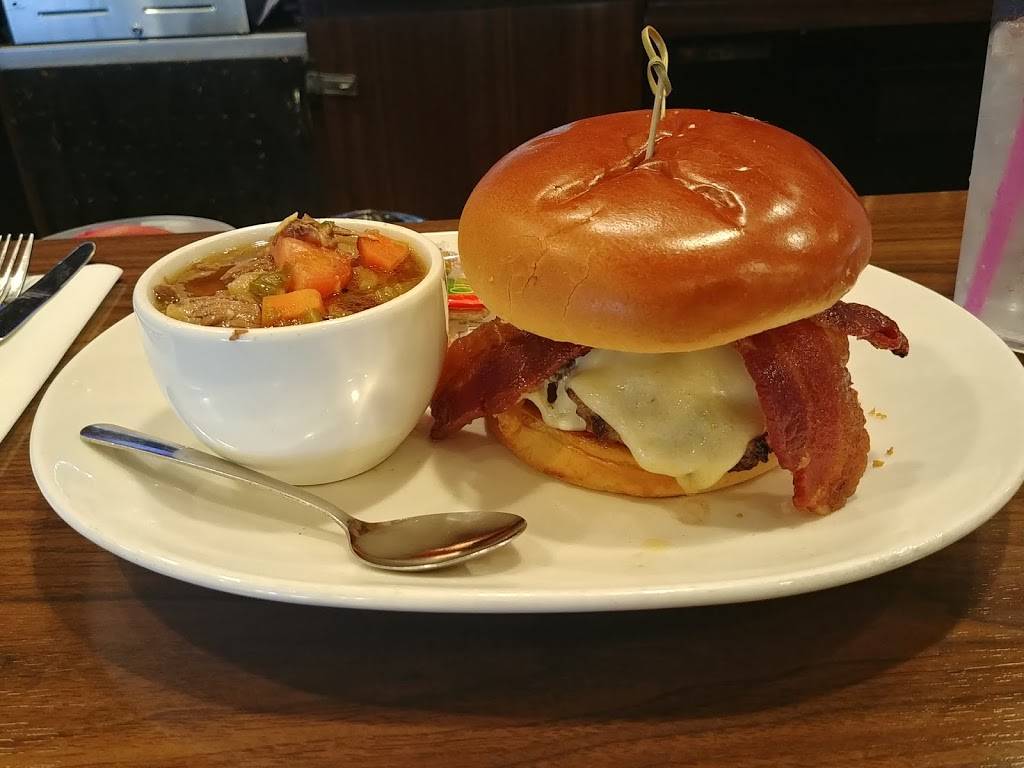 Pipers Restaurant & Sports Lounge | restaurant | 3450 Aviation Ave, Anchorage, AK 99502, USA | 9072494444 OR +1 907-249-4444