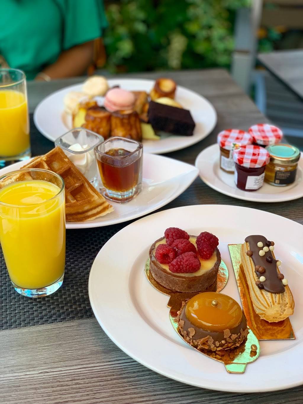 Renoir | restaurant | 1155 Rue Sherbrooke Ouest, Montréal, QC H3A 2N3, Canada | 5147883038 OR +1 514-788-3038