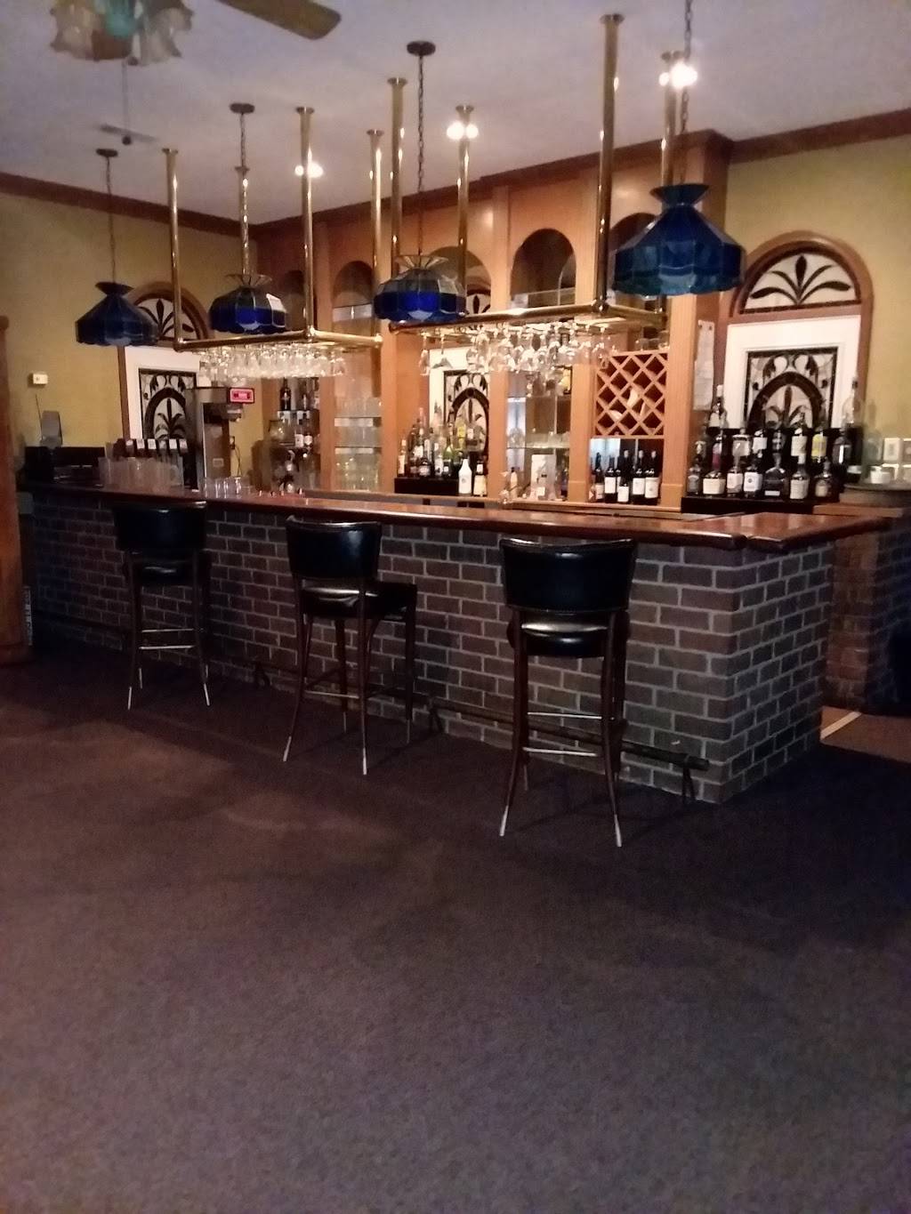 Golden Horn Steak and Seafood Restaurant | restaurant | 5286 N Frontage Rd, Columbus, MS 39701, USA | 6623284509 OR +1 662-328-4509