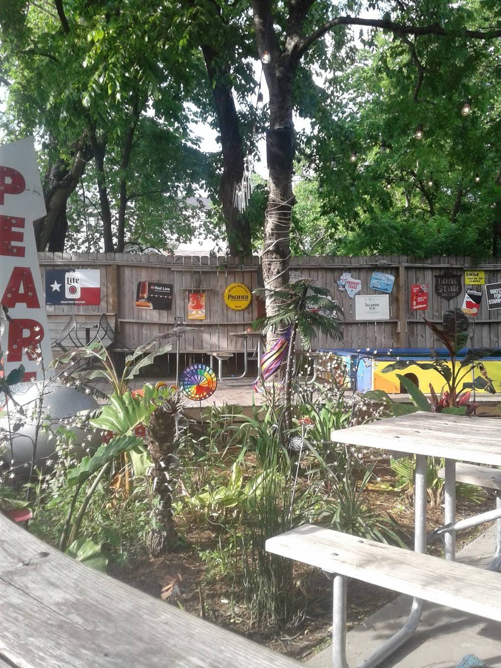 Pearl Bar | night club | 4216 Washington Ave, Houston, TX 77007, USA | 2817573229 OR +1 281-757-3229