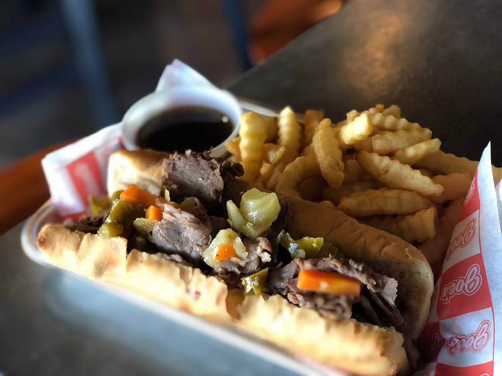 Joes Station House Pizza Pub | restaurant | 305 N Veterans Pkwy, Normal, IL 61761, USA | 3094525637 OR +1 309-452-5637