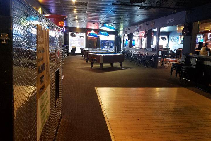 Mojos Bar | restaurant | 206 N Howard St, Indianola, IA 50125, USA | 5159625917 OR +1 515-962-5917