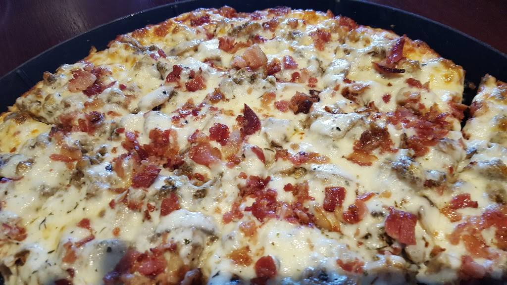 Rosatis Pizza Pub | restaurant | 2725 IL-26, Freeport, IL 61032, USA | 8156562296 OR +1 815-656-2296