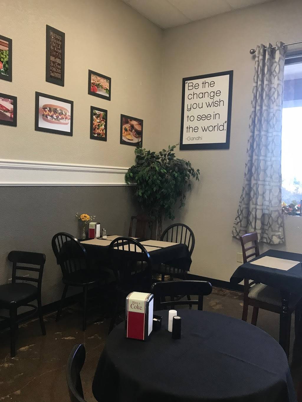 Jeffreys Signature Sandwiches and Catering | restaurant | 10710 Kingston Pike, Knoxville, TN 37934, USA | 8656711113 OR +1 865-671-1113