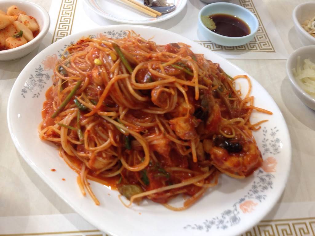 MeeNaRi Restaurant | restaurant | 3311 W Bryn Mawr Ave, Chicago, IL 60659, USA | 7732673590 OR +1 773-267-3590