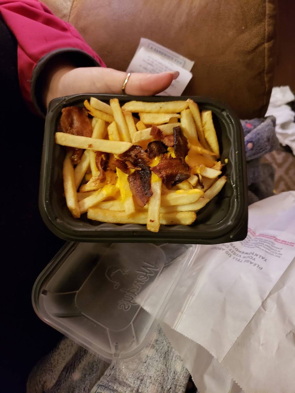 Wendys | restaurant | 3001 S Dixie Dr, Moraine, OH 45439, USA | 9374018665 OR +1 937-401-8665