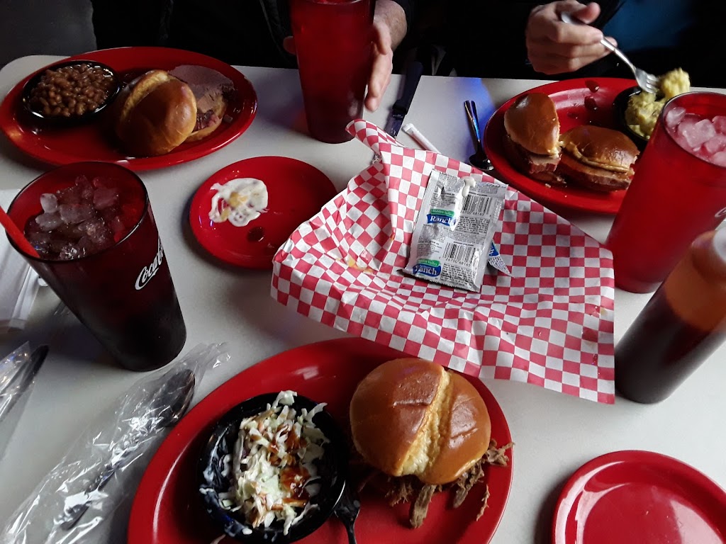 Pigskins BBQ | restaurant | 1711 Stone Briar Dr, Ada, OK 74820, USA | 5803323898 OR +1 580-332-3898