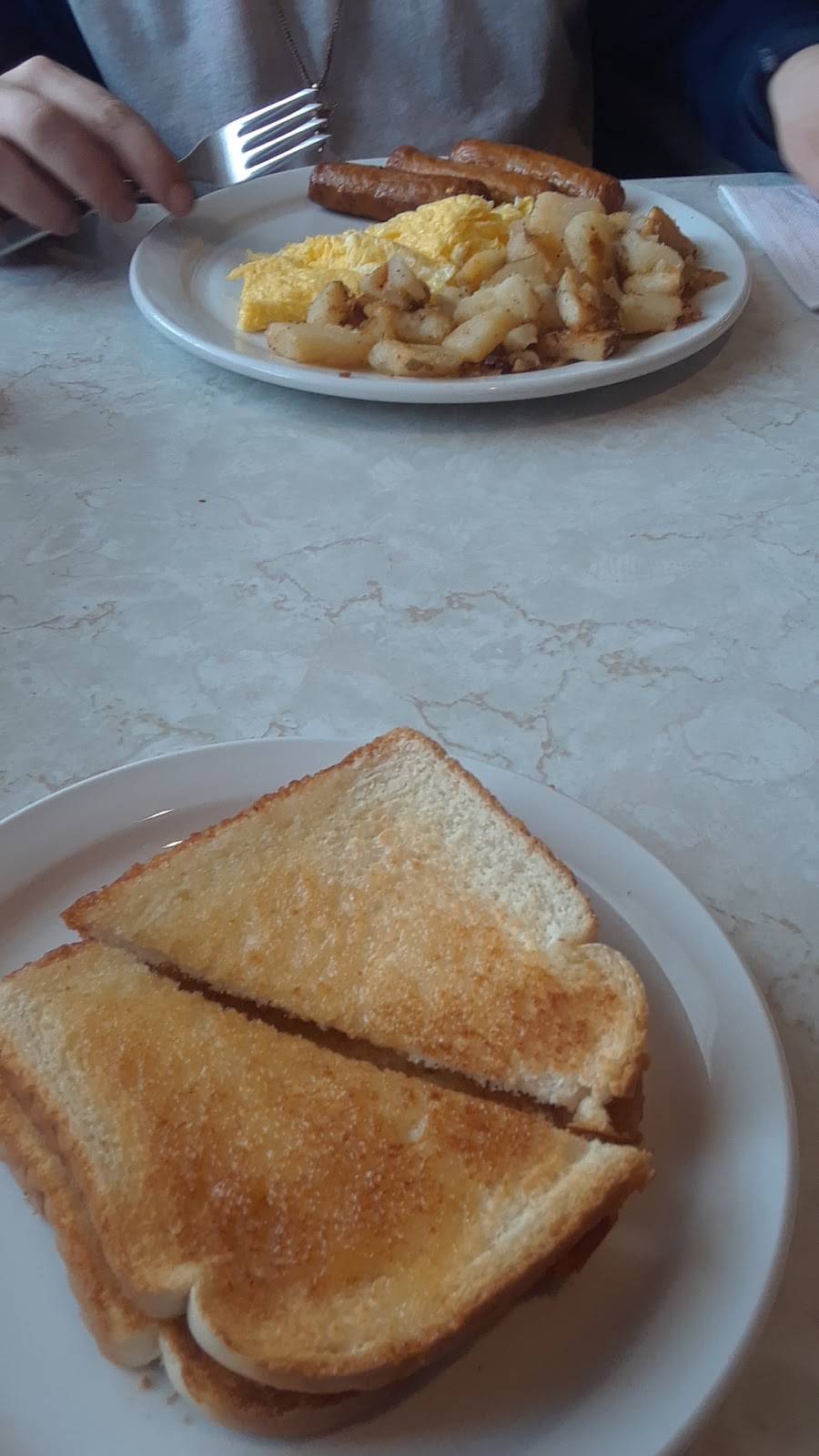 Del-Mar Restaurant | restaurant | 1677 Dundas St, London, ON N5W 3C6, Canada | 5194516120 OR +1 519-451-6120