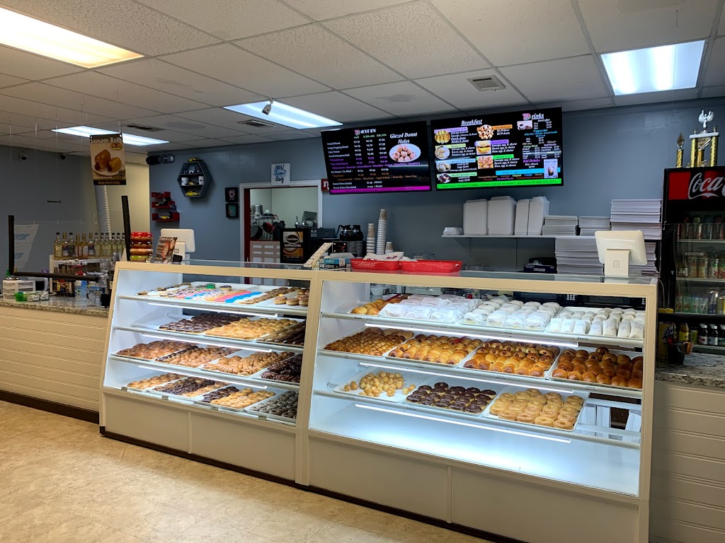Donuts Donuts of Morrilton AR | bakery | 504 E Harding St, Morrilton, AR 72110, USA | 5015744456 OR +1 501-574-4456