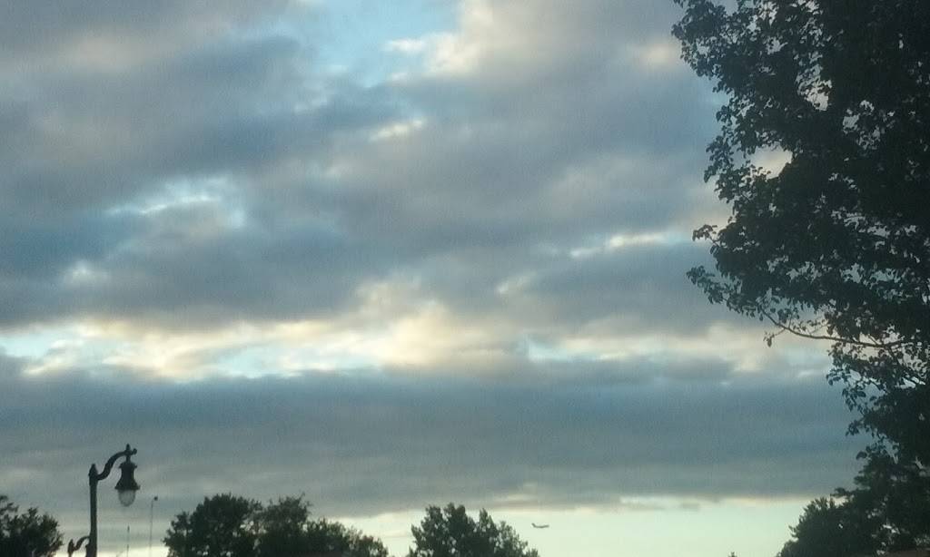 Dunkin | bakery | 568 Belmont Ave, Springfield, MA 01108, USA | 4137335193 OR +1 413-733-5193