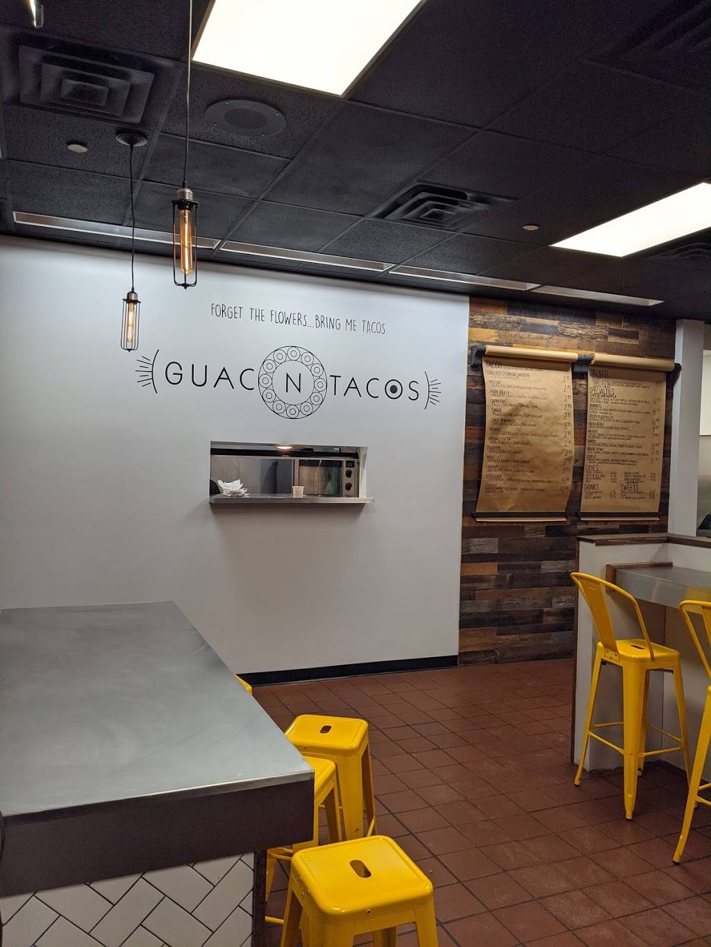 Guac N Tacos | restaurant | 522 W North Ave, Elmhurst, IL 60126, USA | 6303593155 OR +1 630-359-3155