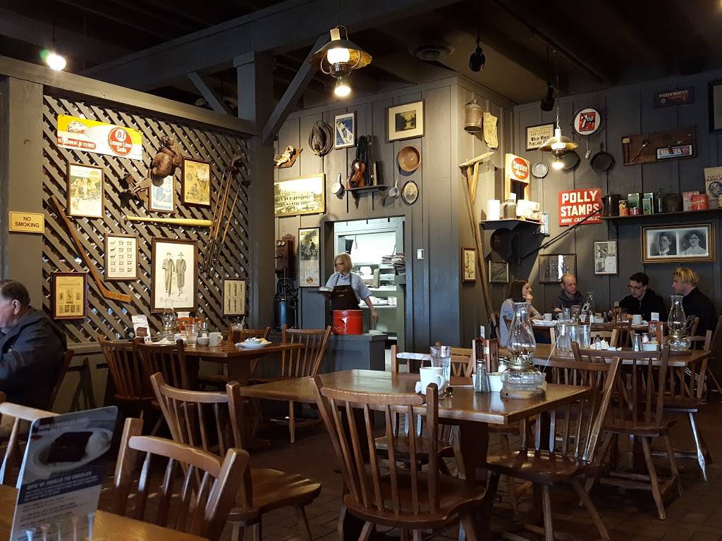 Cracker Barrel Old Country Store | restaurant | 980 E Ash St, Piqua, OH 45356, USA | 9377736605 OR +1 937-773-6605
