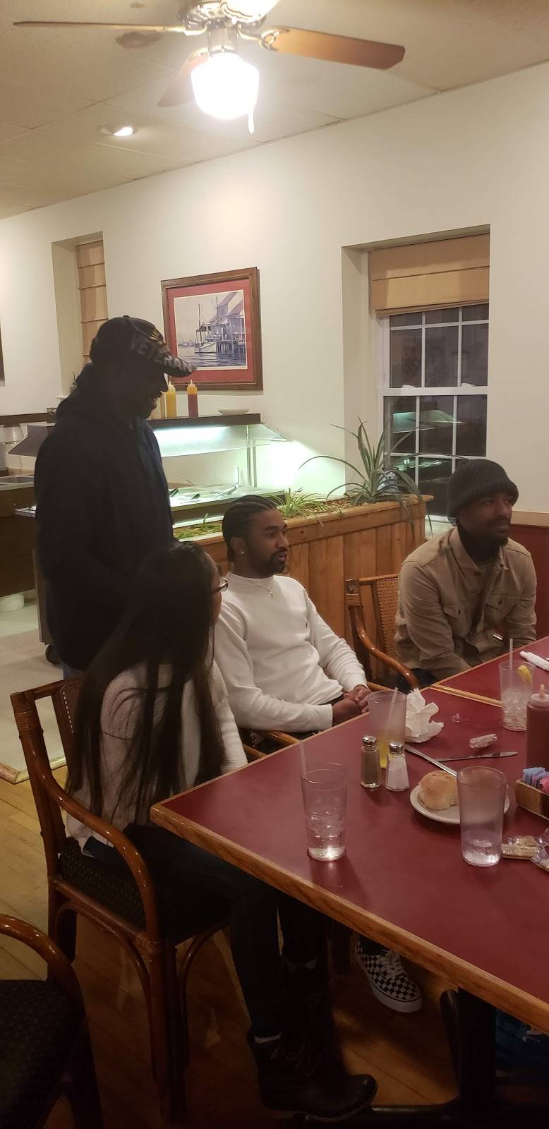 Virginia Street Cafe | restaurant | 201 Virginia St, Urbanna, VA 23175, USA | 8047583798 OR +1 804-758-3798