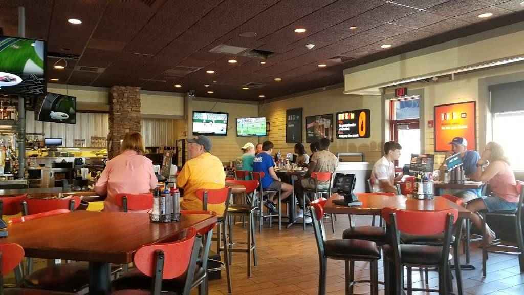 Smokey Bones Bar & Fire Grill | restaurant | 2225 Gunbarrel Rd, Chattanooga, TN 37421, USA | 4238937850 OR +1 423-893-7850