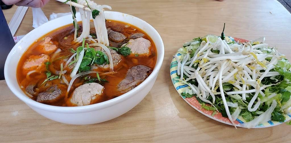 Hoai Hue Restaurant | restaurant | 4660 El Cajon Blvd Suite 102, San Diego, CA 92115, USA | 6195635358 OR +1 619-563-5358