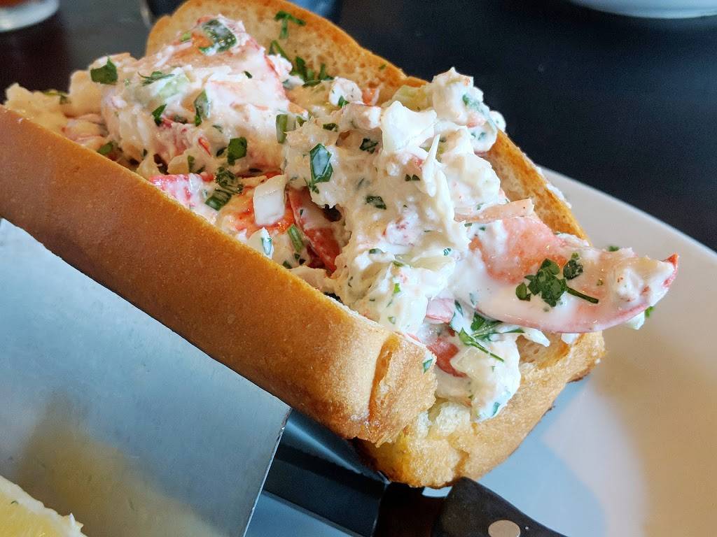 Lure Fish House | restaurant | 259 W Ventura Blvd, Camarillo, CA 93010, USA | 8053885556 OR +1 805-388-5556