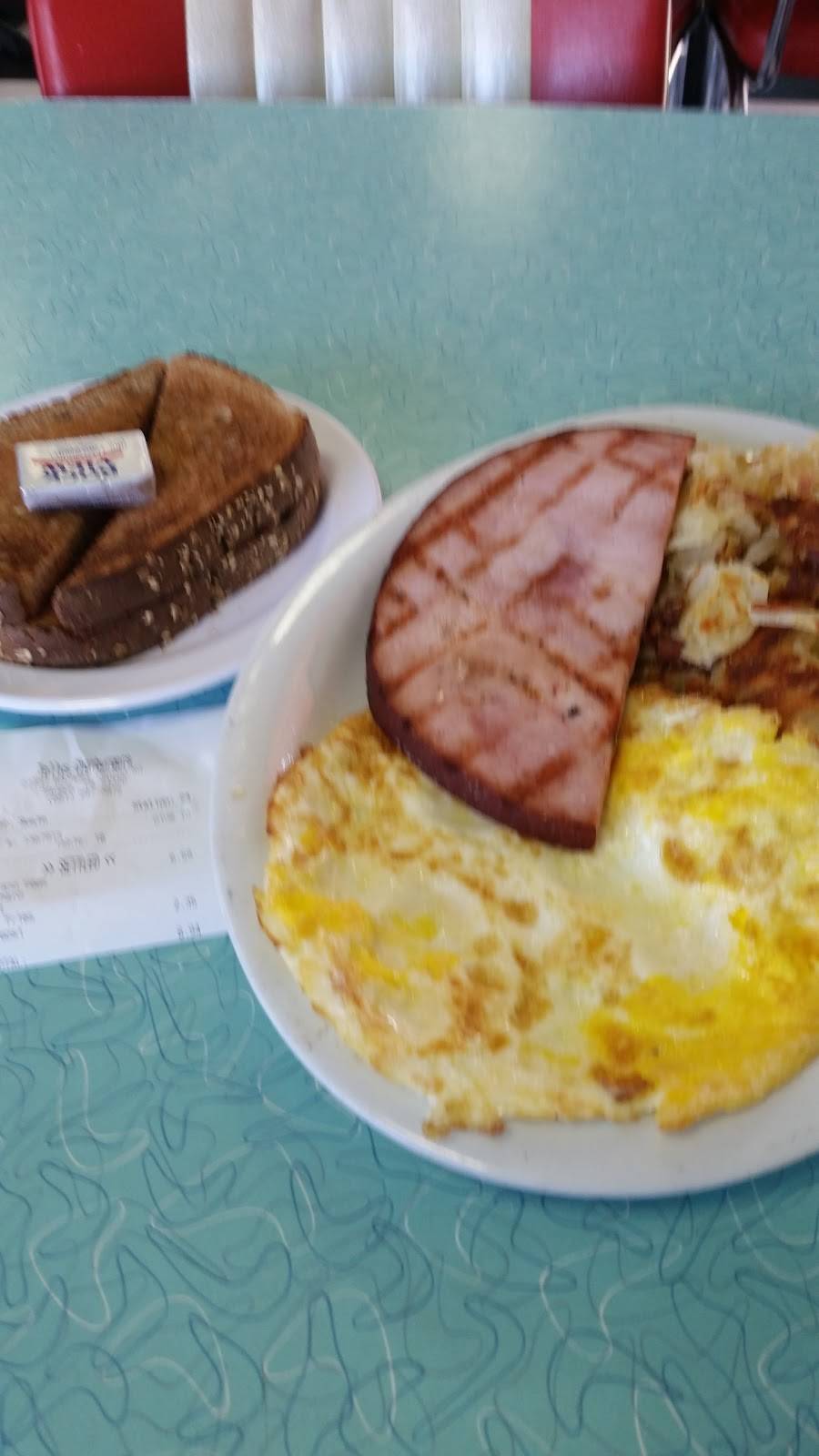 Tellys Charburgers | meal takeaway | 27737 Bouquet Canyon Rd, Santa Clarita, CA 91350, USA | 6612973872 OR +1 661-297-3872