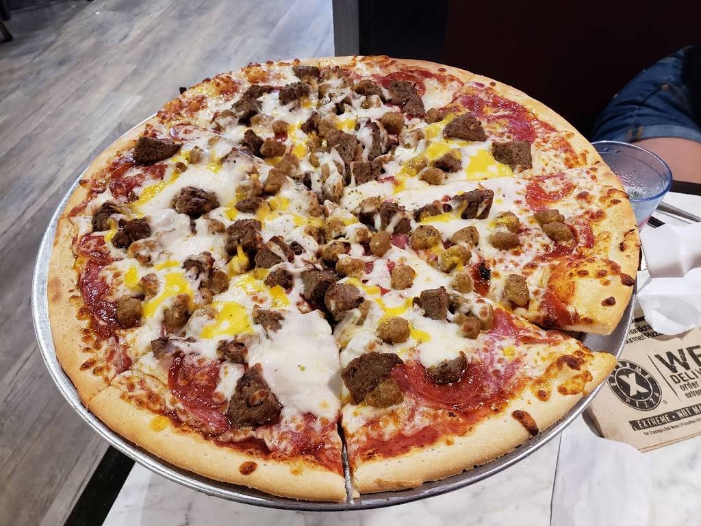 Extreme Pizza | restaurant | 407 Mandalay Ave, Clearwater Beach, FL 33767, USA | 7272239100 OR +1 727-223-9100