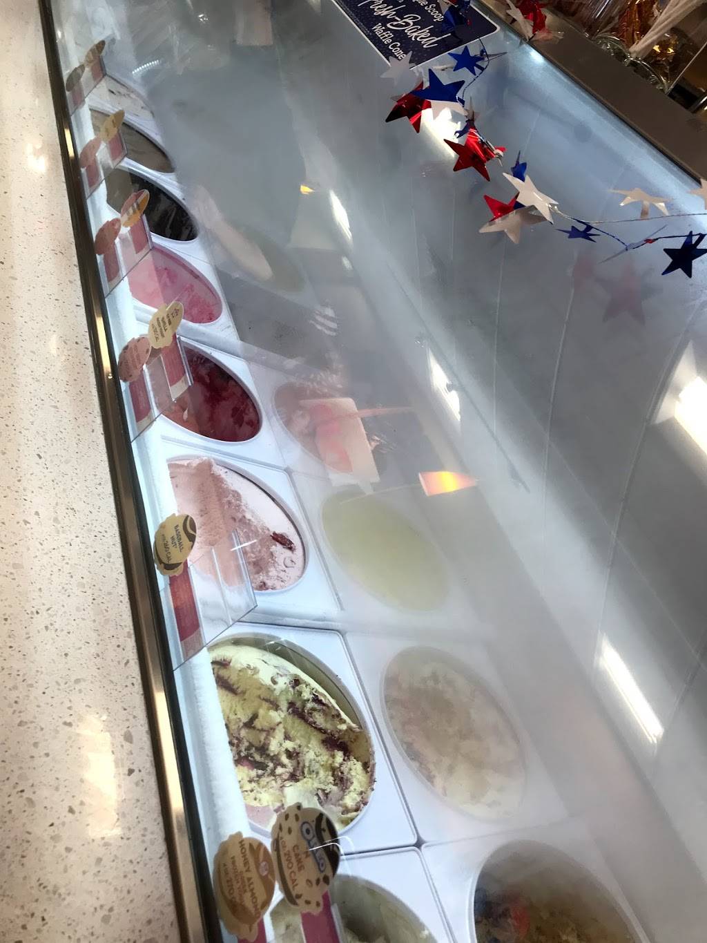 Dunkin | cafe | 3302 E Bay Dr, Holmes Beach, FL 34217, USA | 9412420260 OR +1 941-242-0260