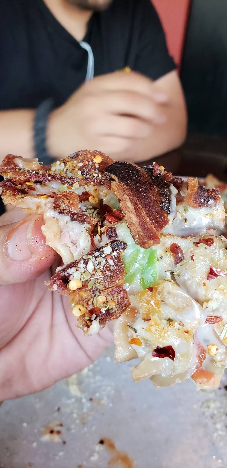 Imos Pizza | restaurant | 1 S Broadway, St. Louis, MO 63102, USA | 3146418899 OR +1 314-641-8899