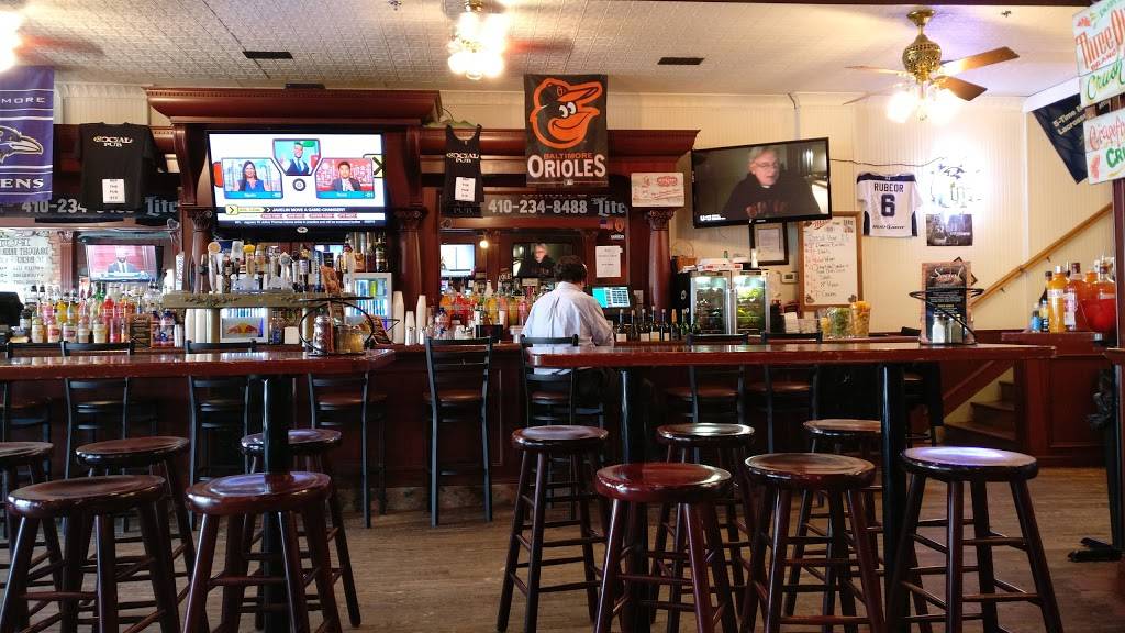 Social Pub & Pie | restaurant | 25 E Cross St, Baltimore, MD 21230, USA | 4102348488 OR +1 410-234-8488