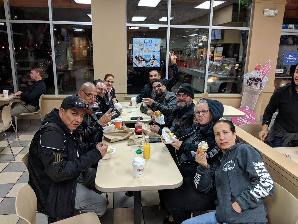 Dunkin | bakery | 13781 S John Young Pkwy, Orlando, FL 32837, USA | 4072403737 OR +1 407-240-3737