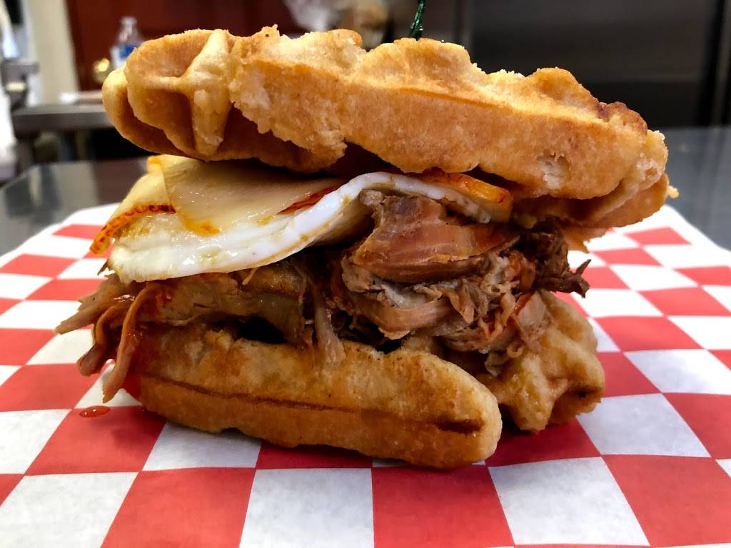 Moes Corner Deli | restaurant | 902 Military St, Port Huron, MI 48060, USA | 8102945109 OR +1 810-294-5109