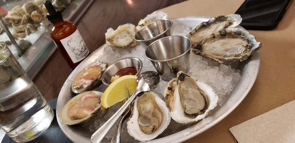 Rappahannock Oyster Bar (Union Market) | restaurant | 1309 5th St NE, Washington, DC 20002, USA | 2025444702 OR +1 202-544-4702