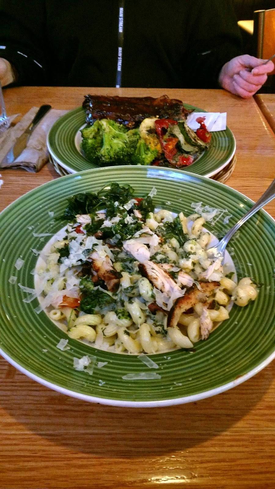 Applebees Grill + Bar | restaurant | 3450 North Rd, Poughkeepsie, NY 12601, USA | 8454860052 OR +1 845-486-0052