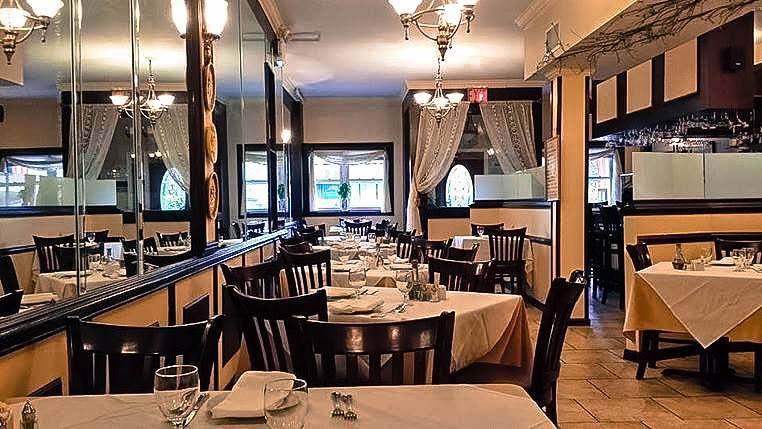 Agostinos Italian Ristorante | restaurant | 336 Pelham Rd, New Rochelle, NY 10805, USA | 9142356019 OR +1 914-235-6019