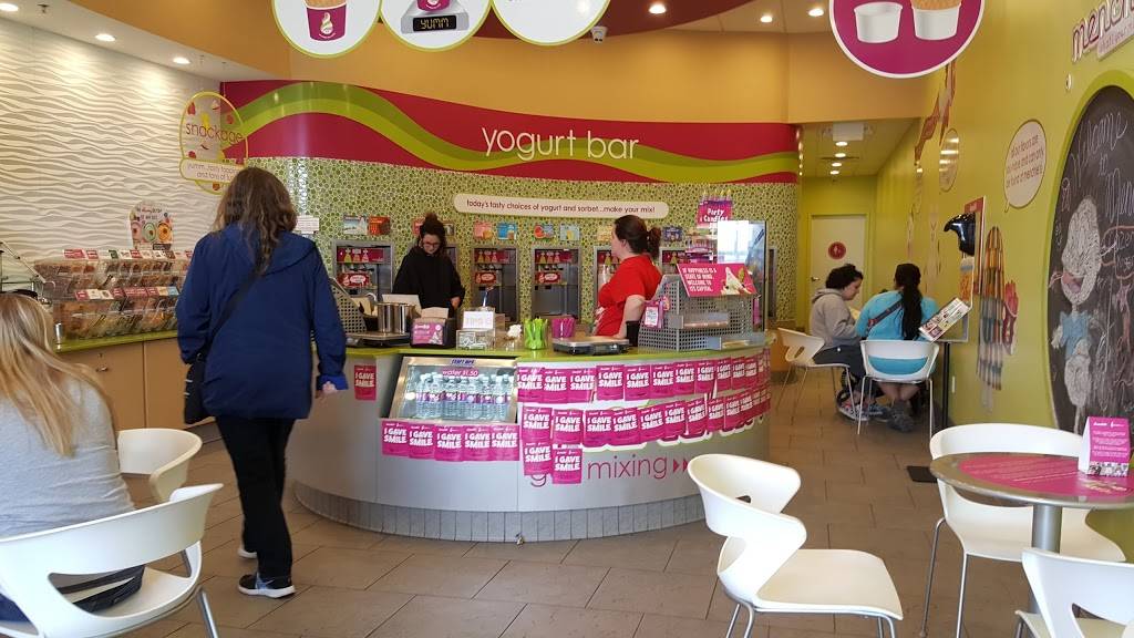 Menchies Frozen Yogurt | bakery | 3155 Ann Arbor-Saline Rd Ste B, Ann Arbor, MI 48103, USA | 7342221125 OR +1 734-222-1125
