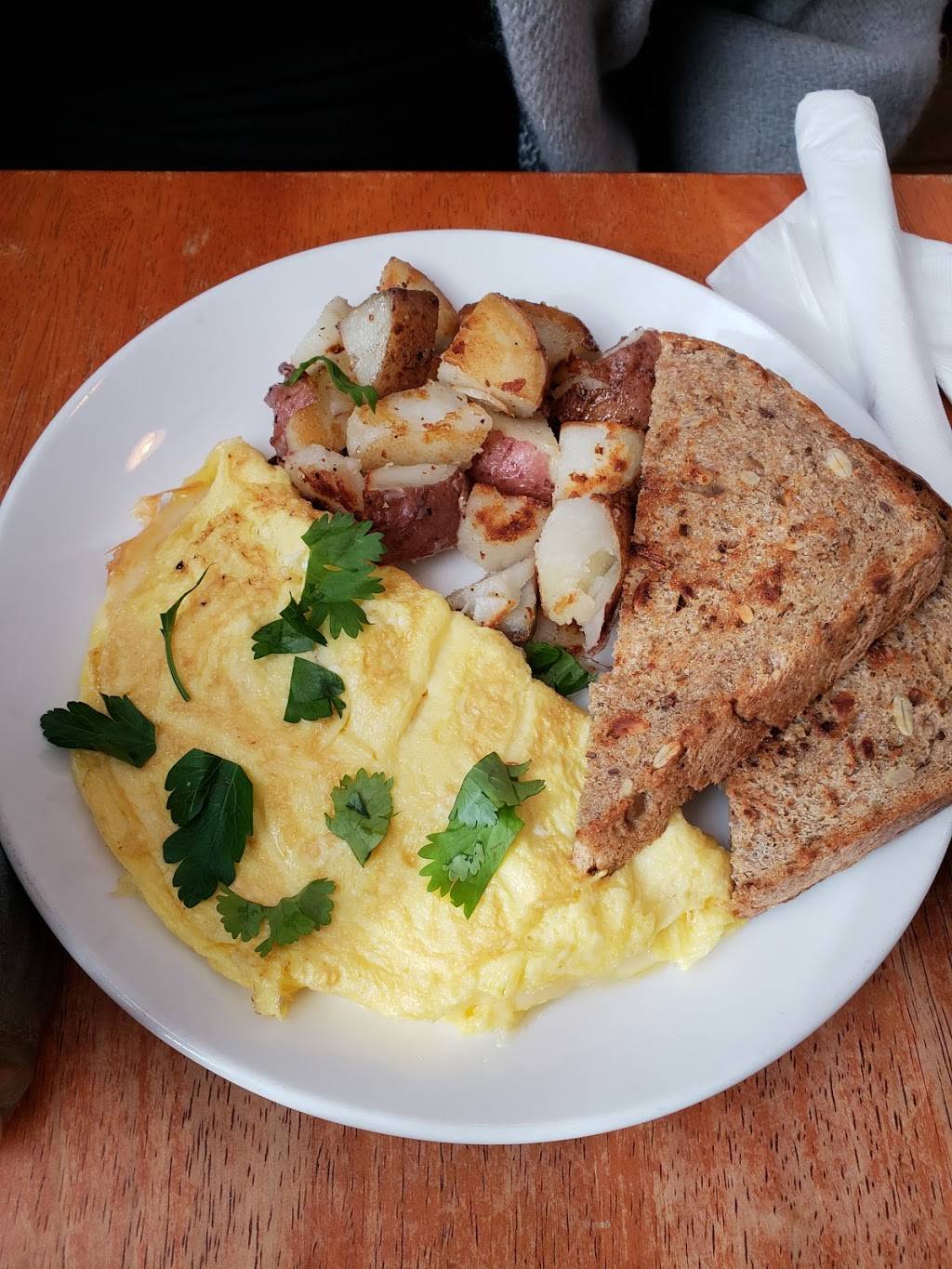 Hilltop Cafe | restaurant | 195 Isaac Frye Hwy, Wilton, NH 03086, USA | 6036542223 OR +1 603-654-2223