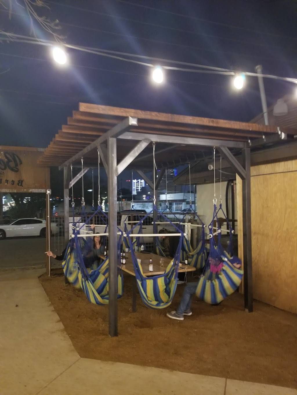 Bentleys Beer Garden | restaurant | 802 N Alamo St, San Antonio, TX 78215, USA | 2109809401 OR +1 210-980-9401