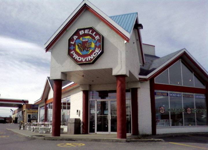 Restaurant La Belle Province | restaurant | 70 Boulevard Taschereau, La Prairie, QC J5R 5H6, Canada | 4504440372 OR +1 450-444-0372