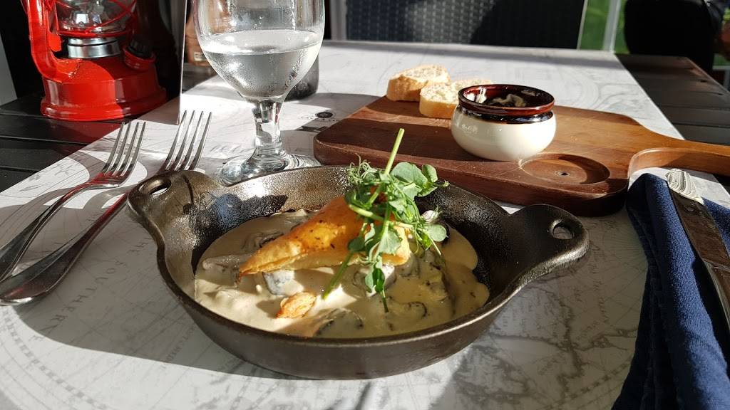 Restaurant Le Capitaine Provost | restaurant | 2000 Chemin du Motel sur le Lac, Frontenac, QC G6B 2S1, Canada | 8195830293 OR +1 819-583-0293