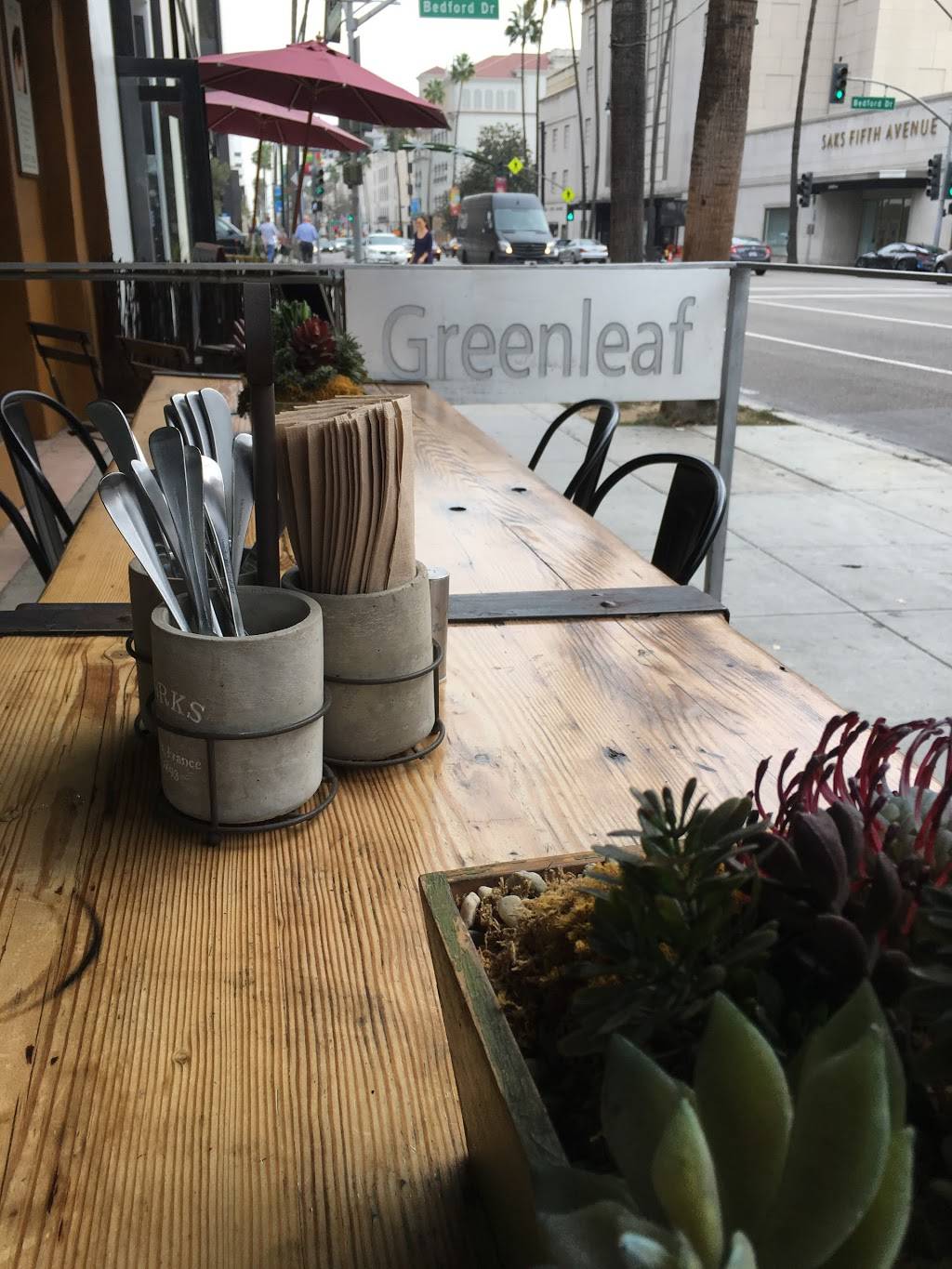 Greenleaf Gourmet Chopshop | restaurant | 9671 Wilshire Blvd, Beverly Hills, CA 90212, USA | 3102460756 OR +1 310-246-0756