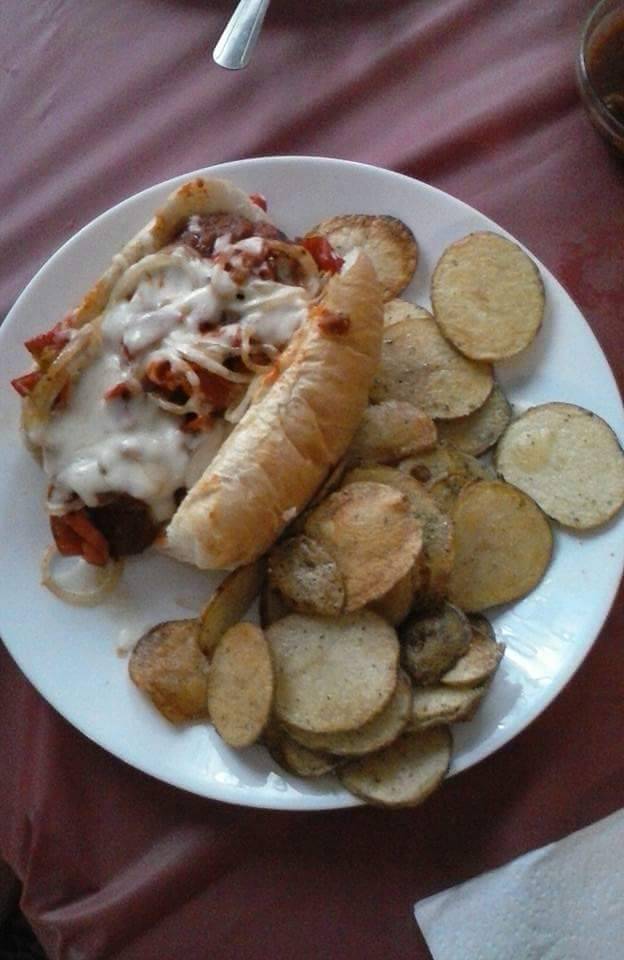 Signatures lounge | restaurant | 1054 Main St, Follansbee, WV 26037, USA | 3049148395 OR +1 304-914-8395