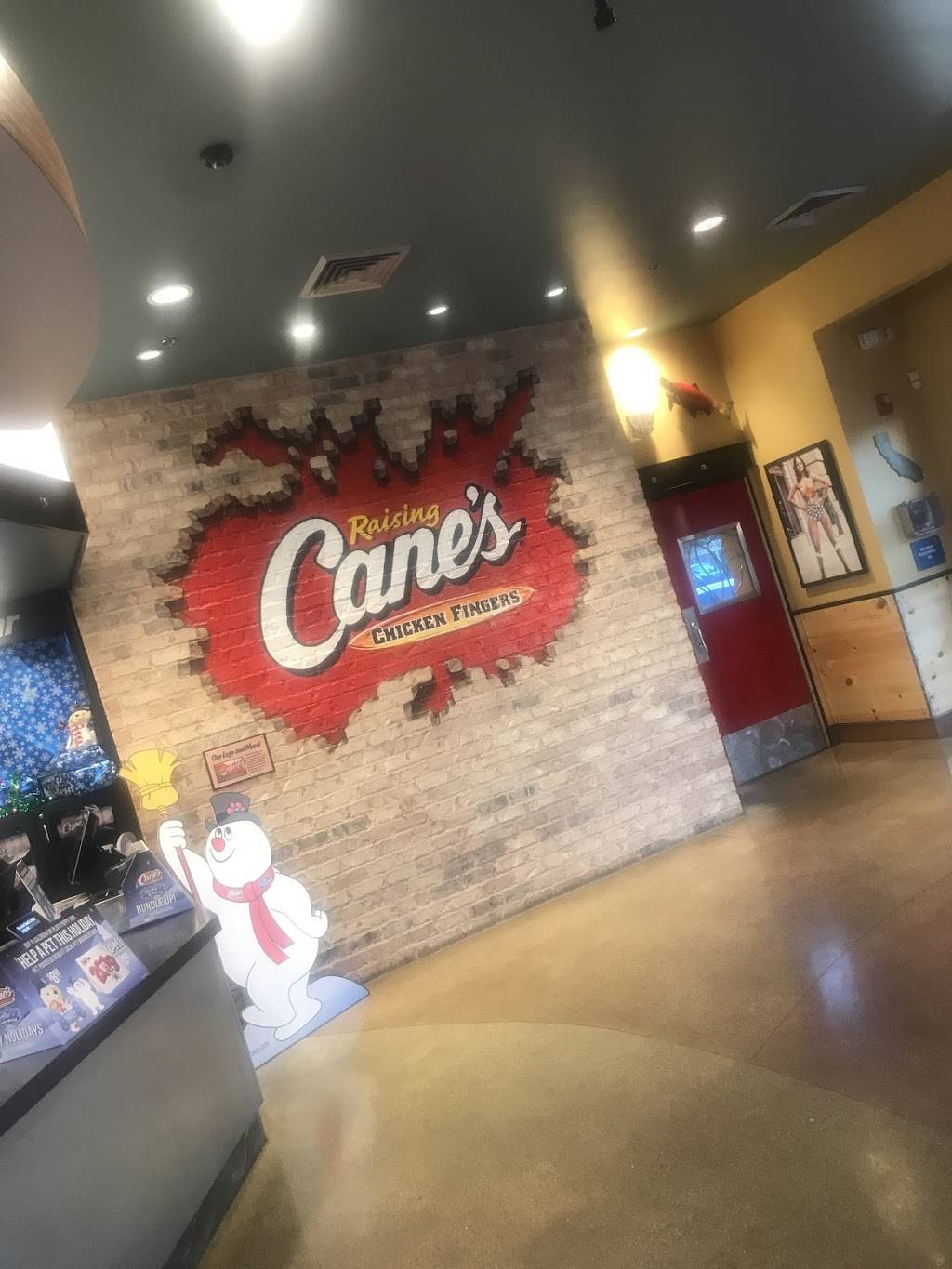 Raising Canes Chicken Fingers | restaurant | 9811 Mission Gorge Rd, Santee, CA 92071, USA | 6194490565 OR +1 619-449-0565