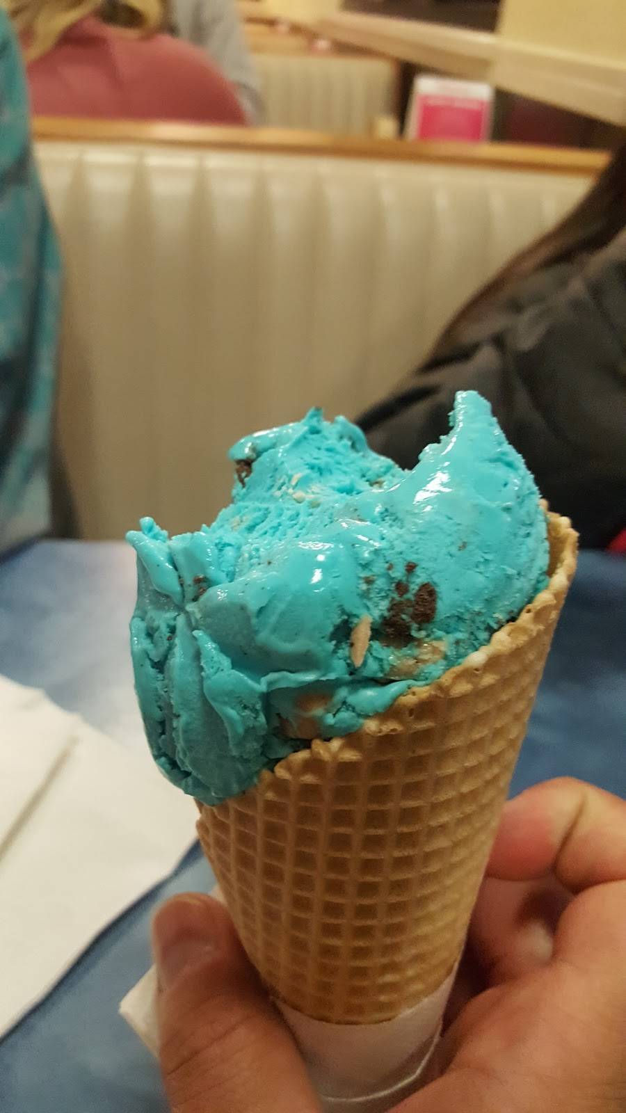 Braums Ice Cream & Burger Restaurant | restaurant | 800 E Lindsey St, Norman, OK 73071, USA | 4053601025 OR +1 405-360-1025