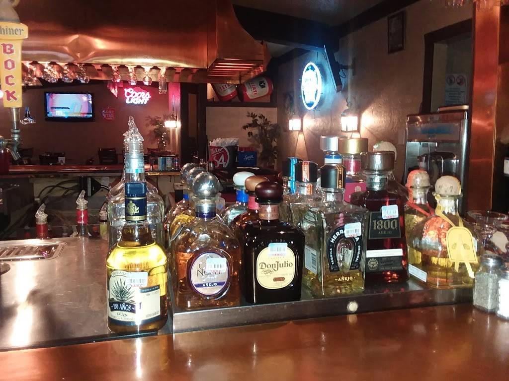 Hectors | restaurant | 1900 W Main St, Gun Barrel City, TX 75156, USA | 9038871179 OR +1 903-887-1179