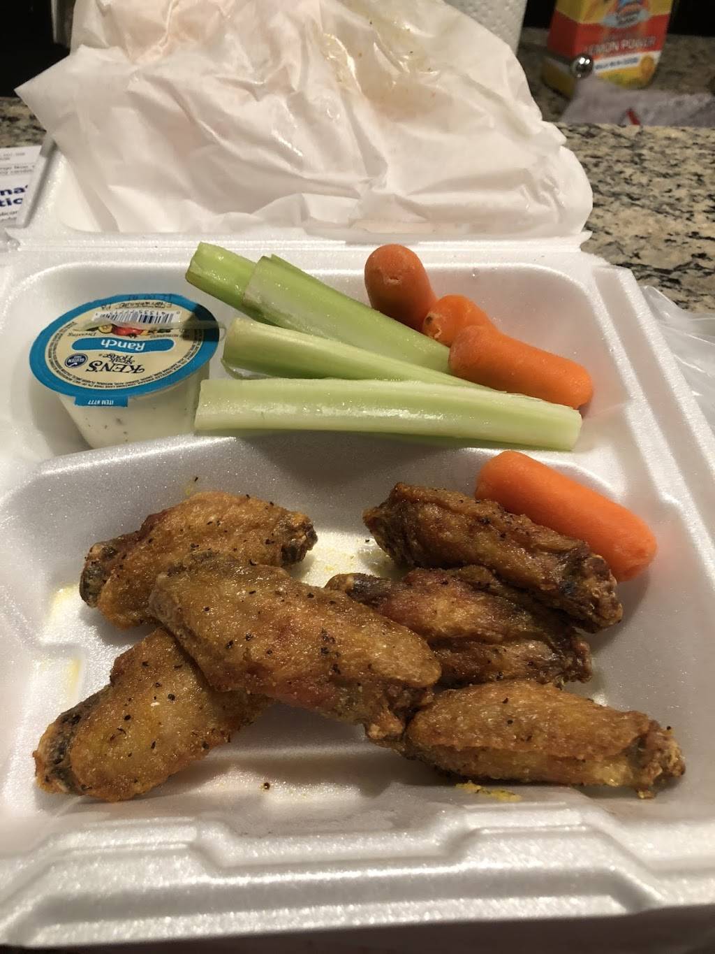 Wing Ranch | restaurant | 2146 Johnson Ferry Rd NE, Brookhaven, GA 30319, USA | 7704554233 OR +1 770-455-4233