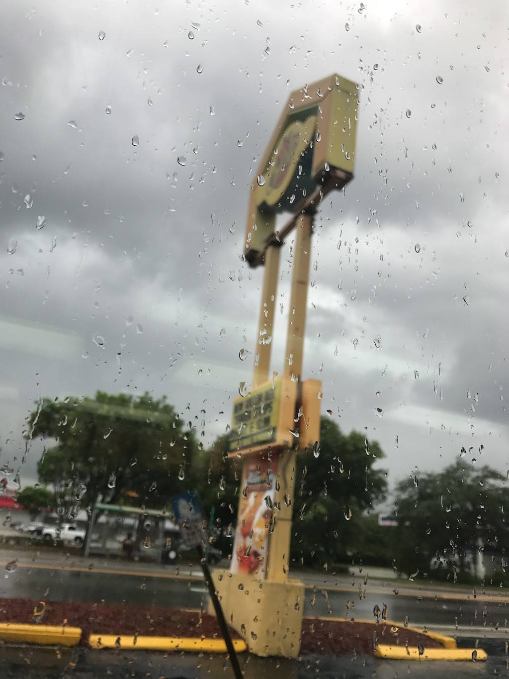 Churchs Chicken | restaurant | 1155 NW 54th St, Miami, FL 33147, USA | 3057565180 OR +1 305-756-5180