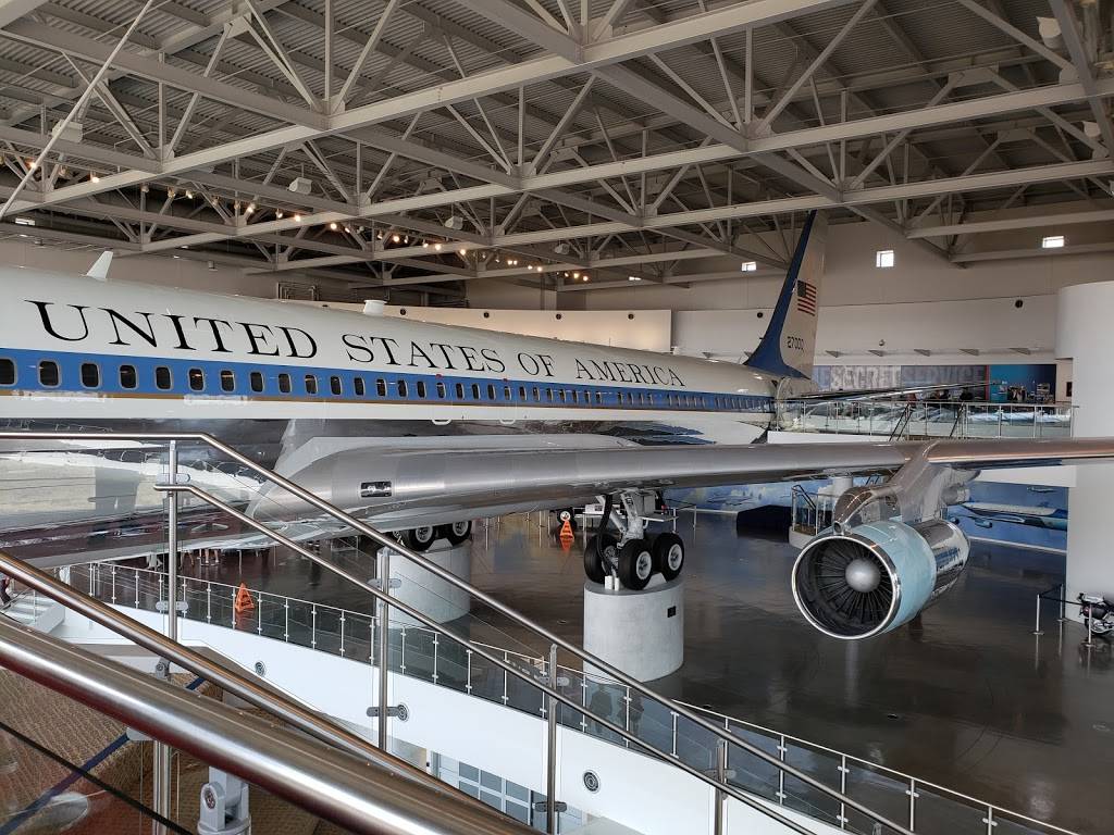 Reagan Country Cafe | cafe | 40 Presidential Dr, Simi Valley, CA 93065, USA | 8055778272 OR +1 805-577-8272