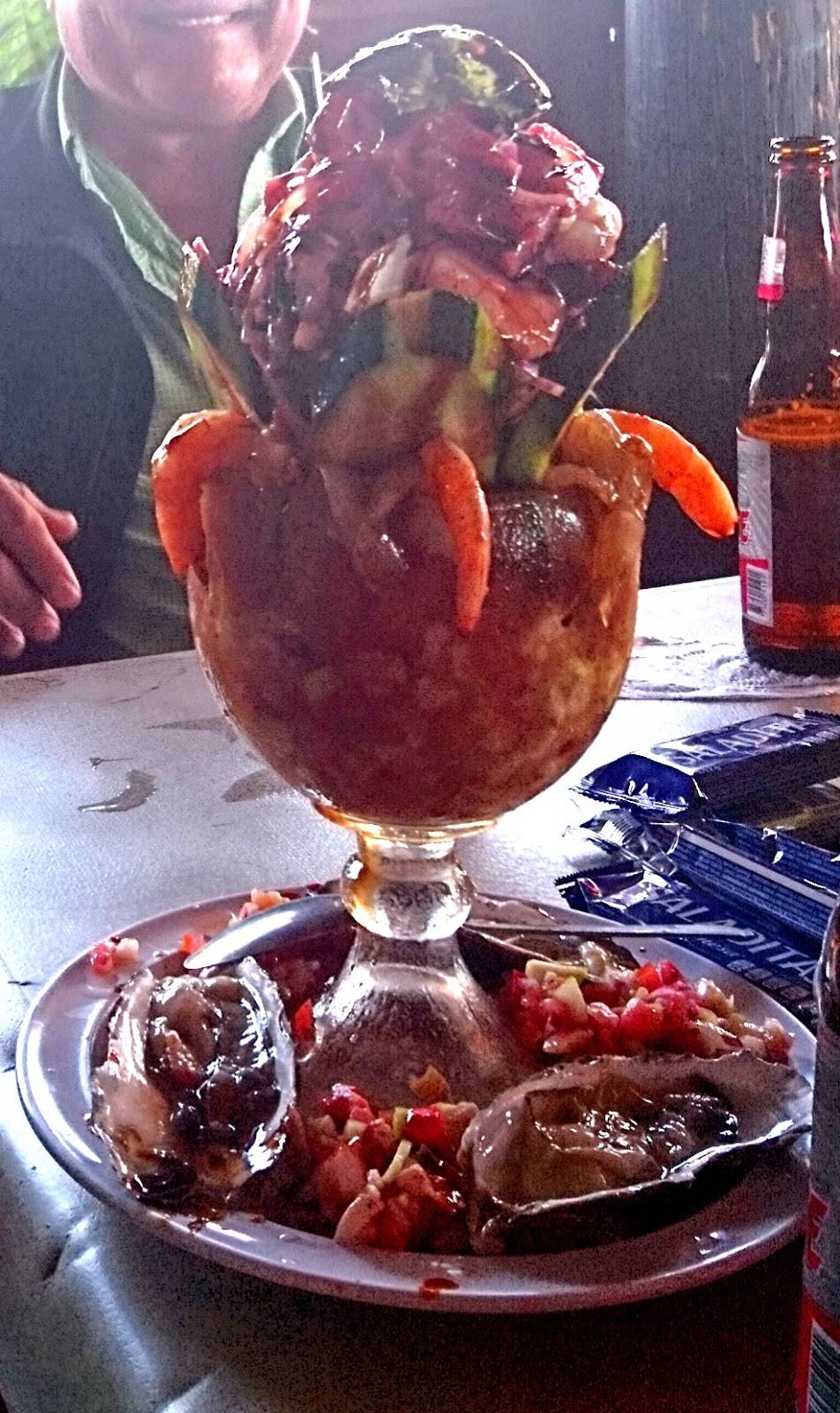 Mariscos La Palapa De Los Plebes | restaurant | 6, Calle 11, Pob Delejido Francisco Villa, Tijuana, B.C., Mexico | 016643981704 OR +52 664 398 1704