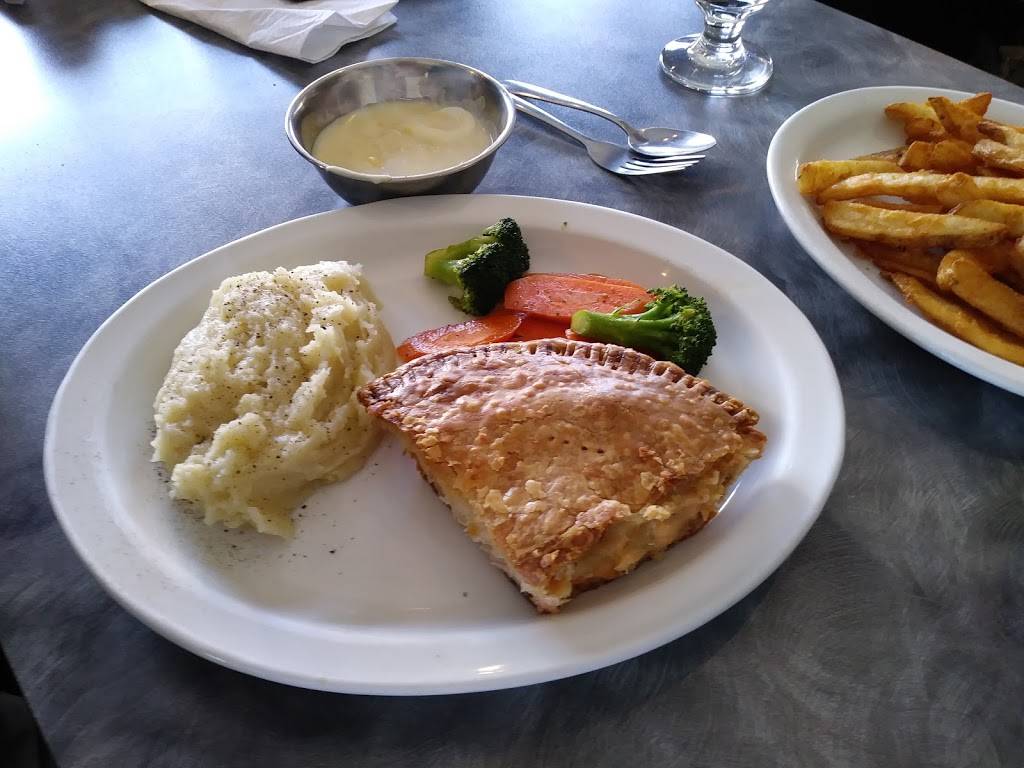 Bistro Le BisCornu | restaurant | 2200 Rue Royale, Trois-Rivières, QC G9A 4L5, Canada | 8198408292 OR +1 819-840-8292