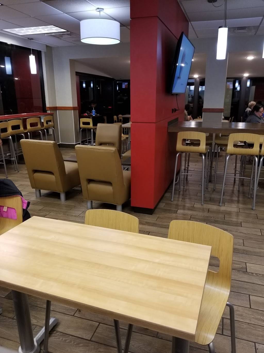 Wendys | restaurant | 2501 N Vermilion St, Danville, IL 61832, USA | 2174425980 OR +1 217-442-5980