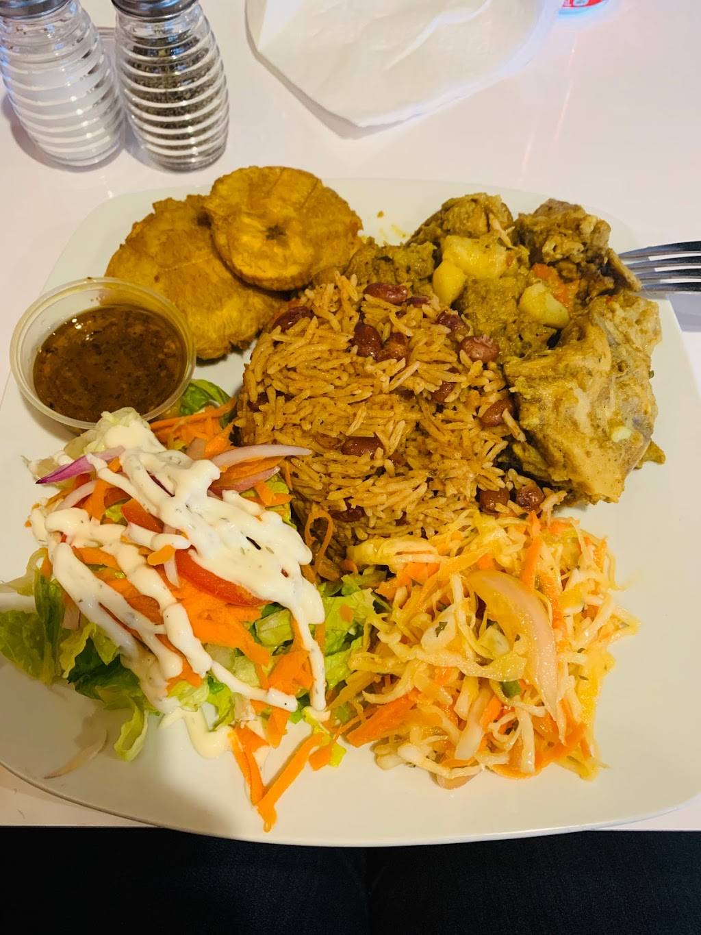 Royal Prince Restaurant | restaurant | 15 Selkirk St, Vanier, ON K1L 6N1, Canada | 6136805023 OR +1 613-680-5023