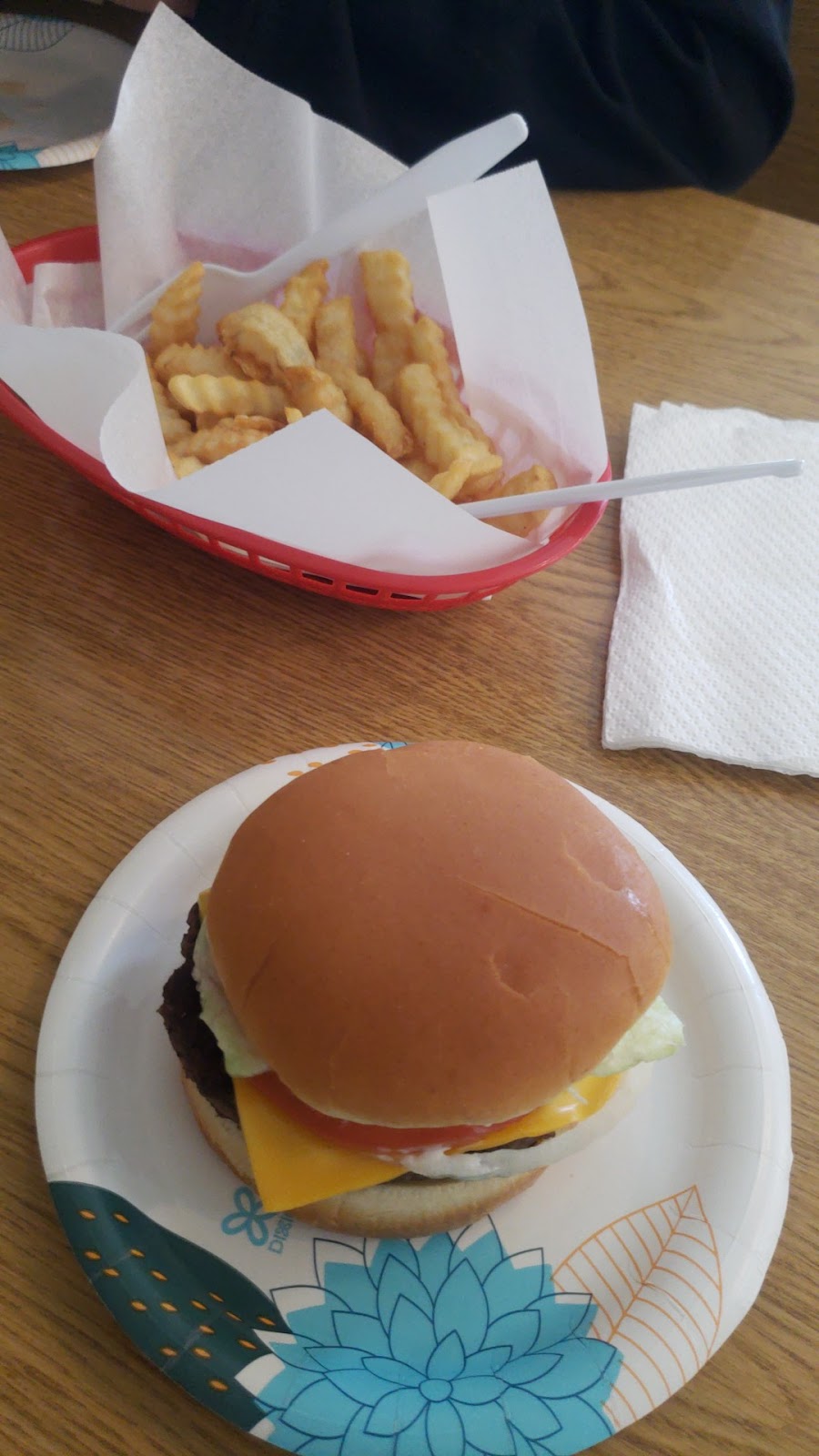 Raceway Restaurant | restaurant | 9851 Hwy 421 N, Shady Valley, TN 37688, USA | 4237392499 OR +1 423-739-2499