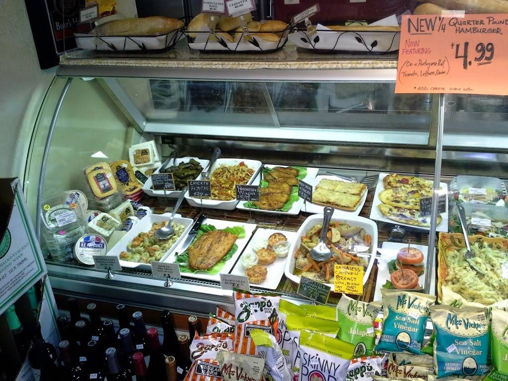 Deli Boutique Wine & Spirits | cafe | 2318 N Clark St, Chicago, IL 60614, USA | 7738809820 OR +1 773-880-9820